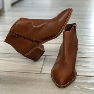 Leather Steve Madden “Autumn” bootie size 5.5